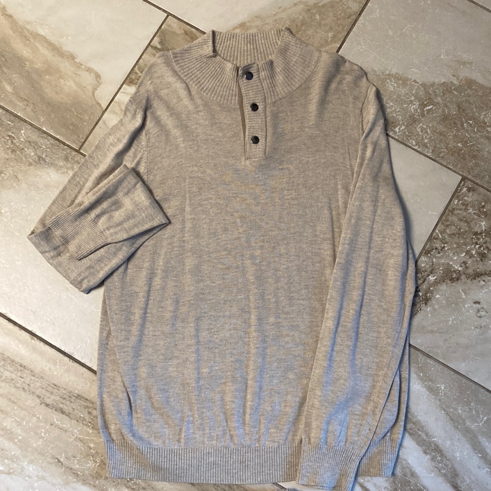 Men’ size large cream color button up neck lightweight sweater